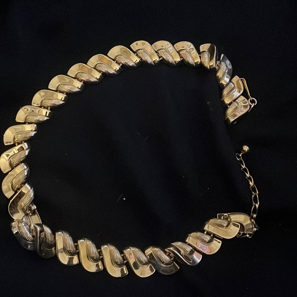 Gold necklace and earring set